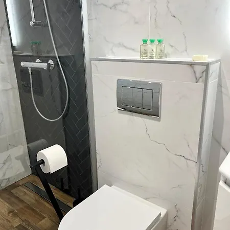 Hasdeu Elegant With Pool Appartement Cluj-Napoca