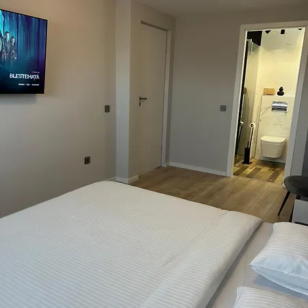 아파트 Hasdeu Elegant With Pool *