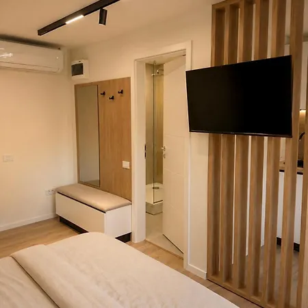 Appartement Hasdeu Elegant With Pool